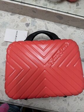 Madisson Coral Hard-Shell Cosmetic Case with Top Handle